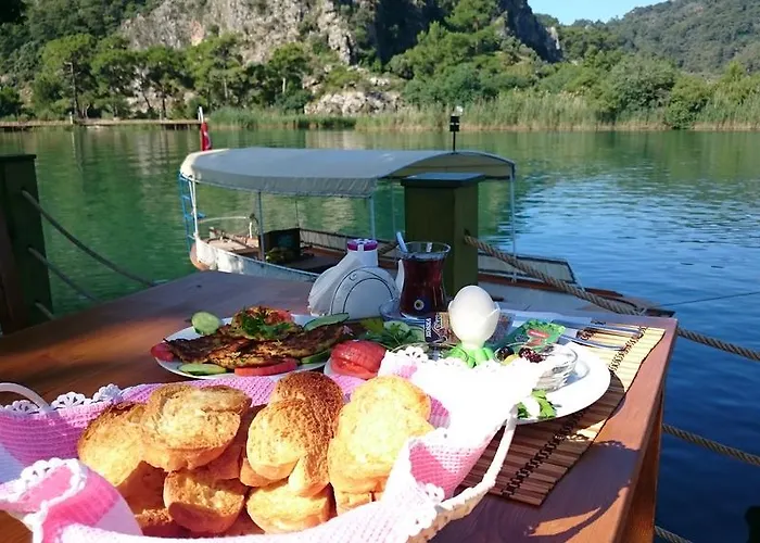 Pensiune Dervi̇shan Health Club *